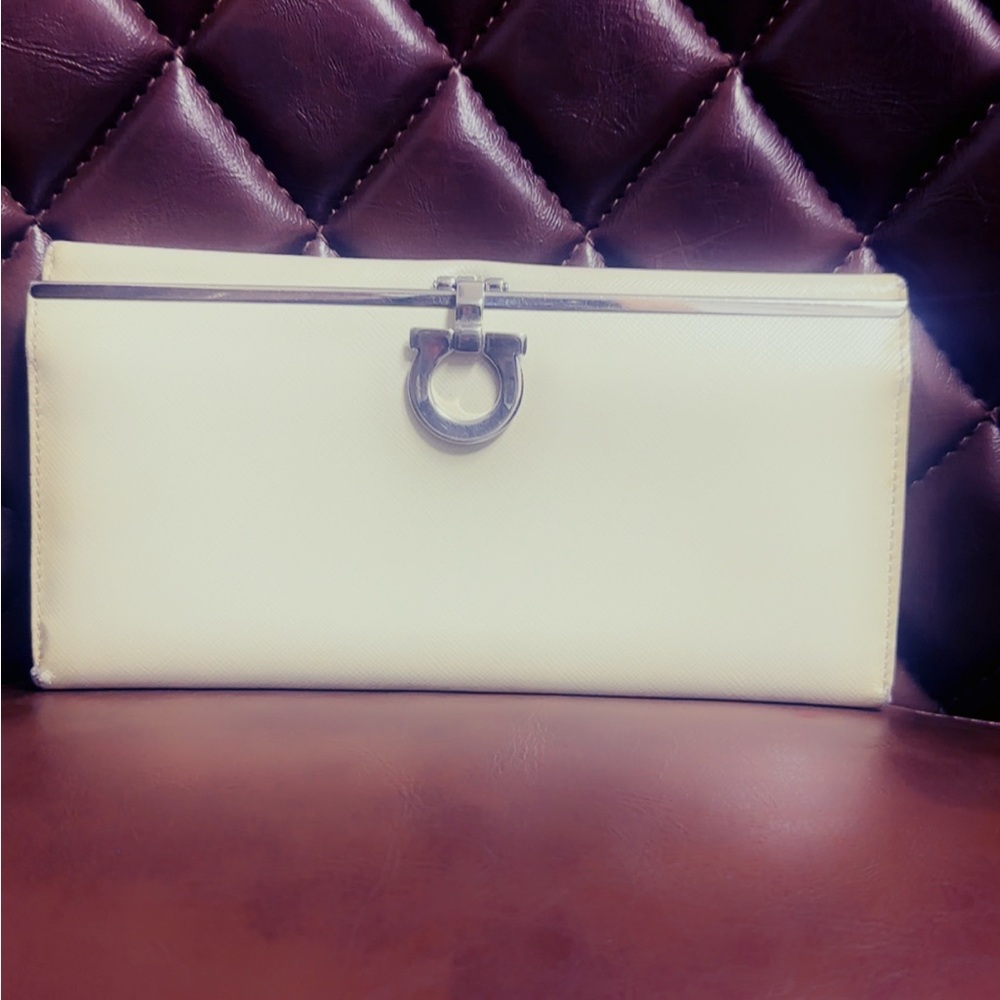 Salvatore Ferragamo Saffiano Leather Vintage Bone Gancini Wallet